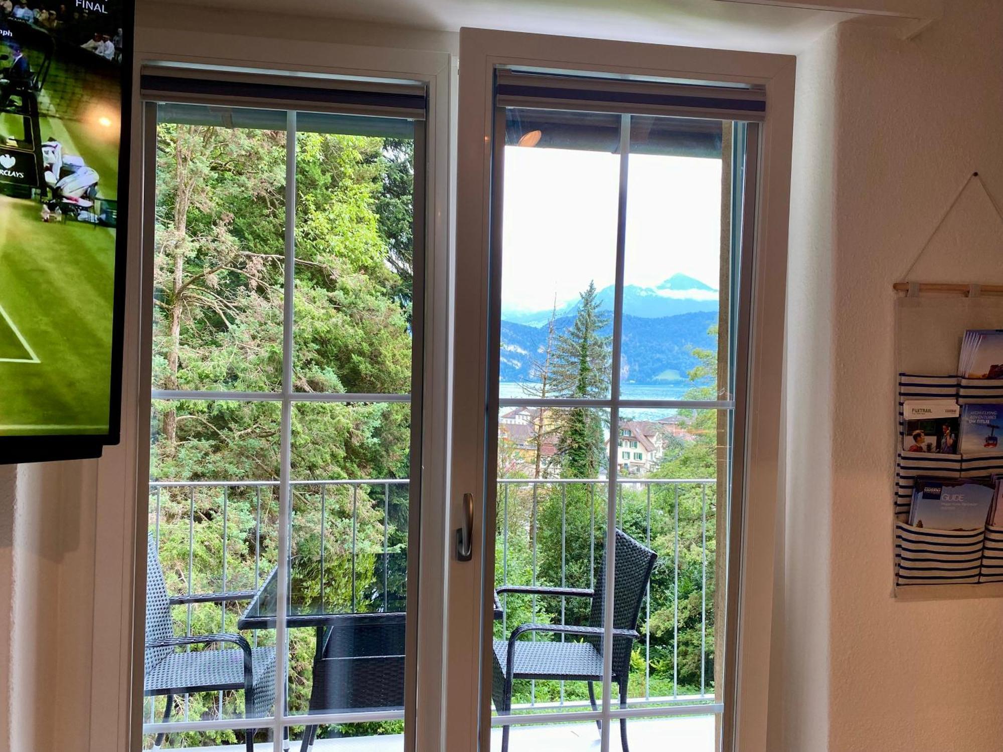 Beautiful Flat With Nice Lake And Mountain Views Weggis Exterior photo